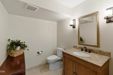Bath - 63220 Johnson Rd, Bend, OR 97703 photo 3 of 5