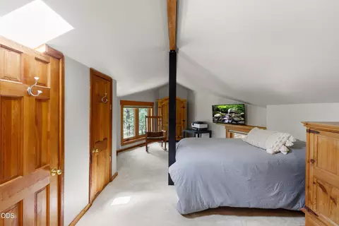 Bedroom - 63220 Johnson Rd, Bend, OR 97703 photo 6 of 7