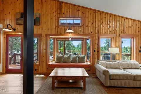 Living - 63220 Johnson Rd, Bend, OR 97703 photo 5 of 5