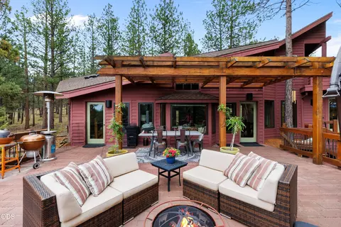 Exterior - 63220 Johnson Rd, Bend, OR 97703 photo 2 of 12