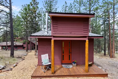 Exterior - 63220 Johnson Rd, Bend, OR 97703 photo 11 of 12