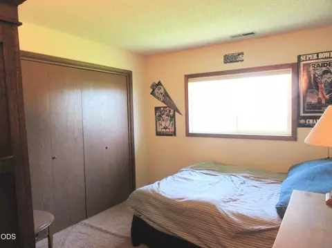 Bedroom - 2917 Shady Dell Rd, Macdoel, CA 96058 photo 3 of 5