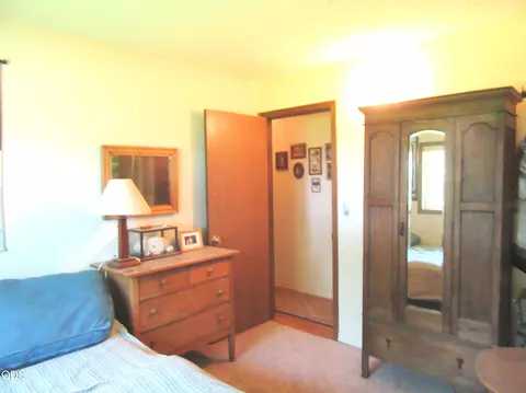 Bedroom - 2917 Shady Dell Rd, Macdoel, CA 96058 photo 2 of 5