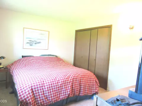 Bedroom - 2917 Shady Dell Rd, Macdoel, CA 96058 photo 5 of 5