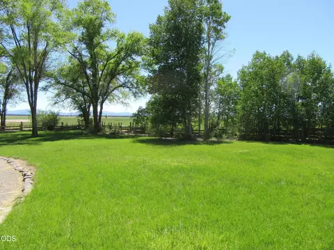 Exterior - 2917 Shady Dell Rd, Macdoel, CA 96058 photo 4 of 21