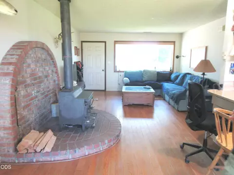 Living - 2917 Shady Dell Rd, Macdoel, CA 96058 photo 1 of 1