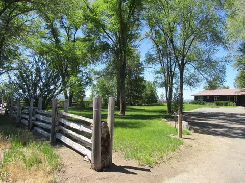Exterior - 2917 Shady Dell Rd, Macdoel, CA 96058 photo 9 of 21