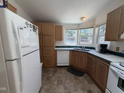 19907 Lynx Ln, Bend, OR 97702 photo 5