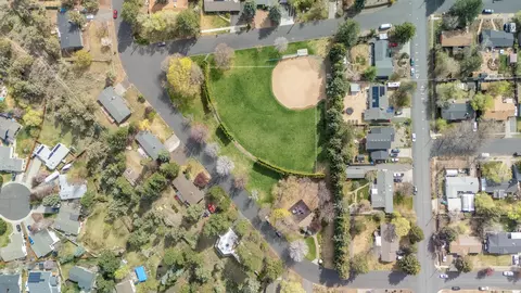 View/Area - 1382 NE Drost Dr, Bend, OR 97701 photo 4 of 5