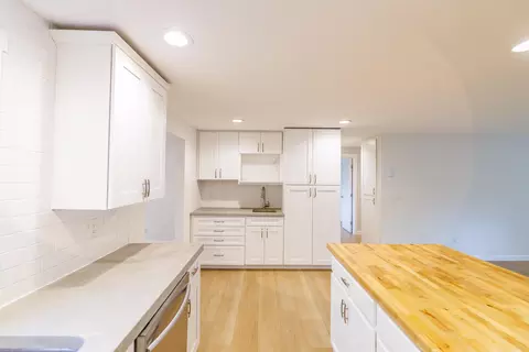 Kitchen - 1382 NE Drost Dr, Bend, OR 97701 photo 3 of 5