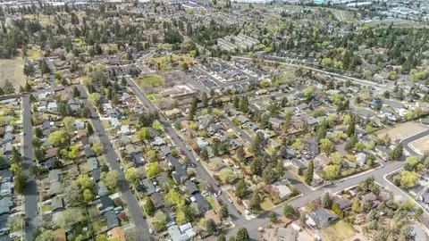 View/Area - 1382 NE Drost Dr, Bend, OR 97701 photo 3 of 5