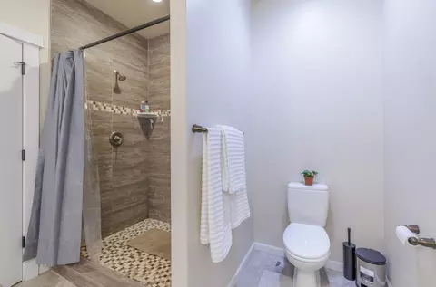Bath - 16802 Pony Express Way, Bend, OR 97707 photo 2 of 3