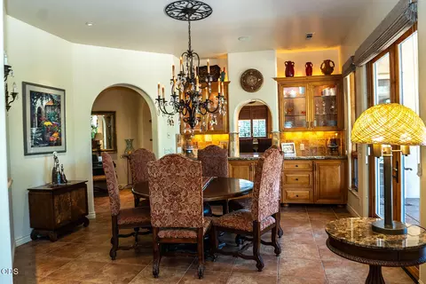 Dining - 445 Quail Run, Eagle Point, OR 97524 photo 2 of 4