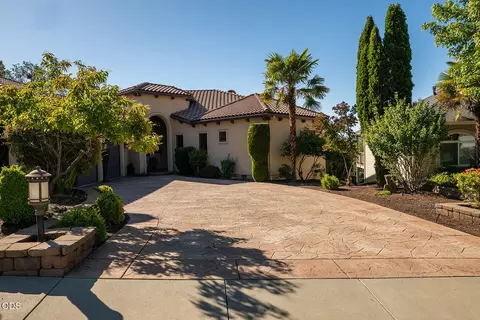Exterior - 445 Quail Run, Eagle Point, OR 97524 photo 2 of 7