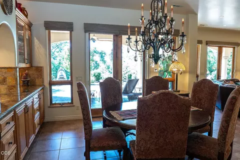 Dining - 445 Quail Run, Eagle Point, OR 97524 photo 3 of 4