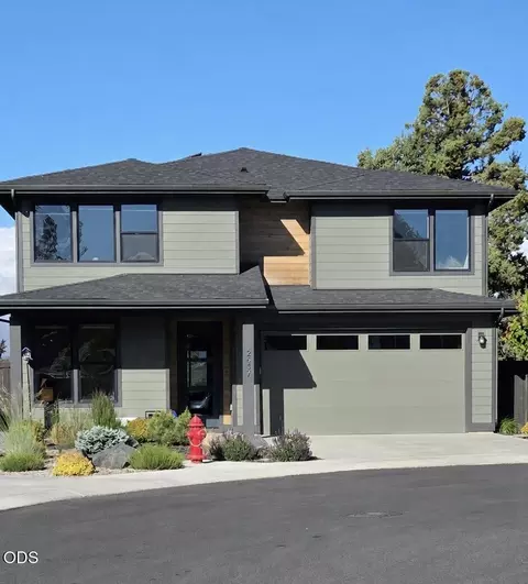 2637 NW Sky Vista Ct, Bend, OR 97703
