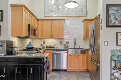 Kitchen - 637 NE Mason, Bend, OR 97701 photo 2 of 2