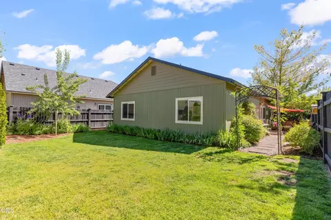 Exterior - 637 NE Mason, Bend, OR 97701 photo 6 of 9