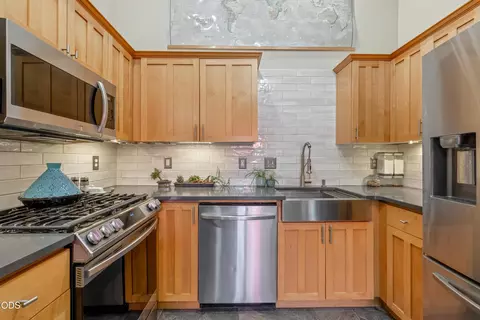 Kitchen - 637 NE Mason, Bend, OR 97701 photo 1 of 2