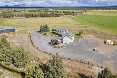 View/Area - 24585 Dodds Rd, Bend, OR 97701 photo 1 of 12