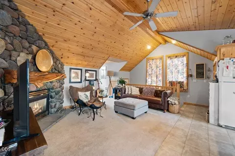 Living - 24585 Dodds Rd, Bend, OR 97701 photo 7 of 7