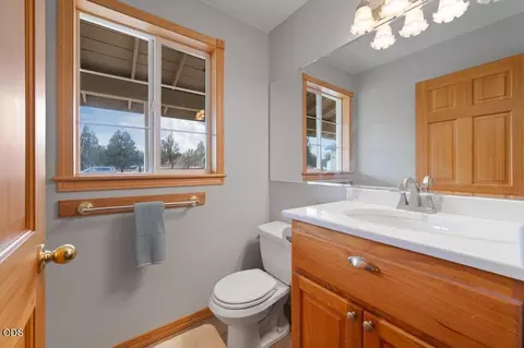 Bath - 24585 Dodds Rd, Bend, OR 97701 photo 1 of 6