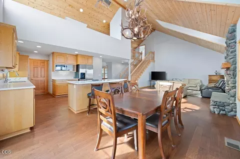 Dining - 24585 Dodds Rd, Bend, OR 97701 photo 1 of 2