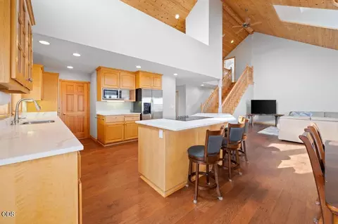 Kitchen - 24585 Dodds Rd, Bend, OR 97701 photo 7 of 13