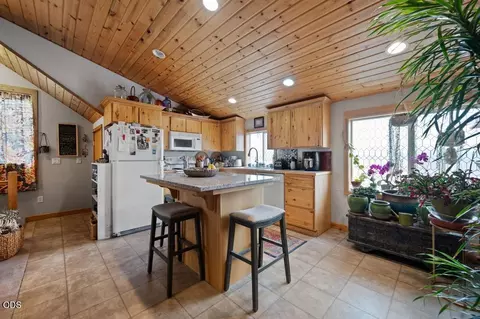 Kitchen - 24585 Dodds Rd, Bend, OR 97701 photo 9 of 13