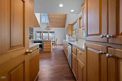 Kitchen - 24585 Dodds Rd, Bend, OR 97701 photo 2 of 13