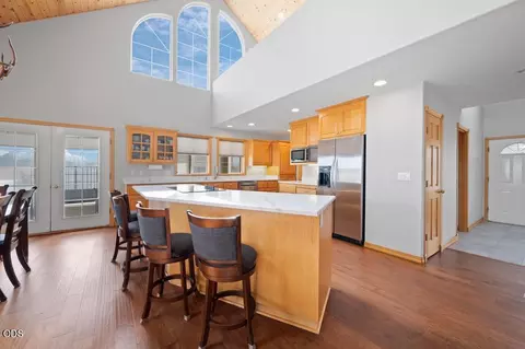 Kitchen - 24585 Dodds Rd, Bend, OR 97701 photo 5 of 13