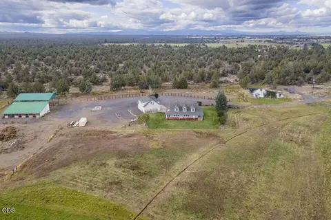 View/Area - 24585 Dodds Rd, Bend, OR 97701 photo 5 of 12