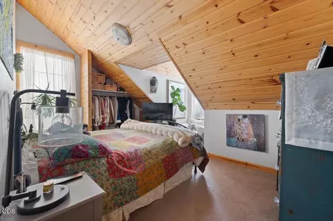 Bedroom - 24585 Dodds Rd, Bend, OR 97701 photo 4 of 4