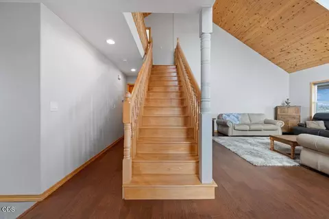 Entry Way - 24585 Dodds Rd, Bend, OR 97701 photo 2 of 4