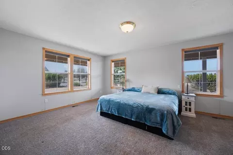 Bedroom - 24585 Dodds Rd, Bend, OR 97701 photo 1 of 4