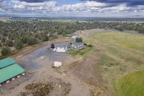 View/Area - 24585 Dodds Rd, Bend, OR 97701 photo 6 of 12