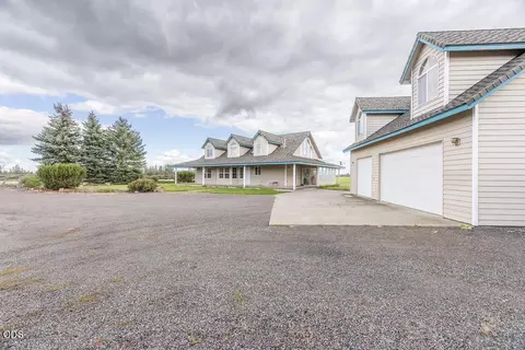 Exterior - 24585 Dodds Rd, Bend, OR 97701 photo 3 of 16