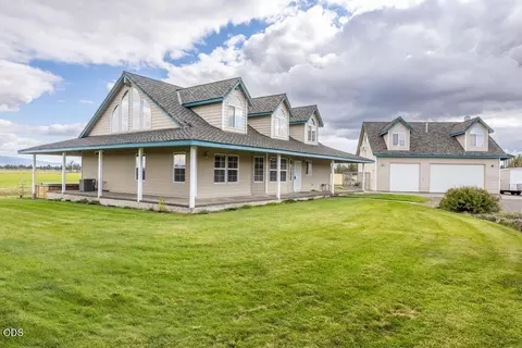 Exterior - 24585 Dodds Rd, Bend, OR 97701 photo 2 of 16