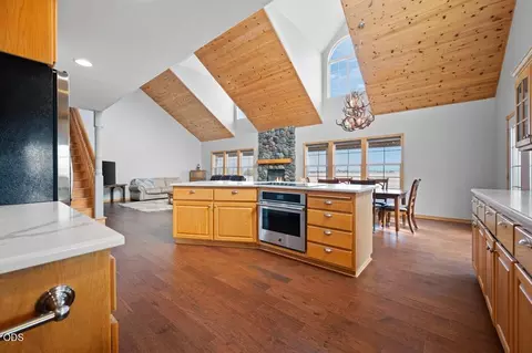 Kitchen - 24585 Dodds Rd, Bend, OR 97701 photo 1 of 13