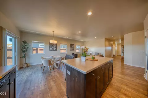 Kitchen - 51227 Riley Ln, La Pine, OR 97739 photo 4 of 4