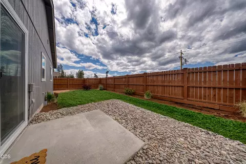 Exterior - 51227 Riley Ln, La Pine, OR 97739 photo 7 of 9