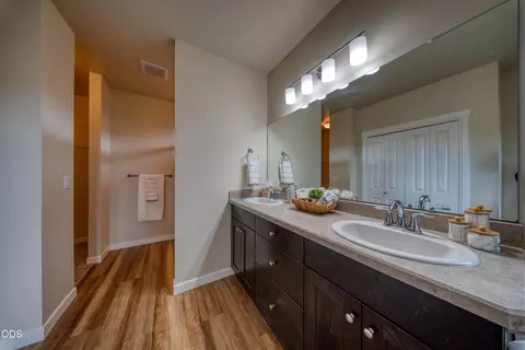 Bath - 51227 Riley Ln, La Pine, OR 97739 photo 2 of 7