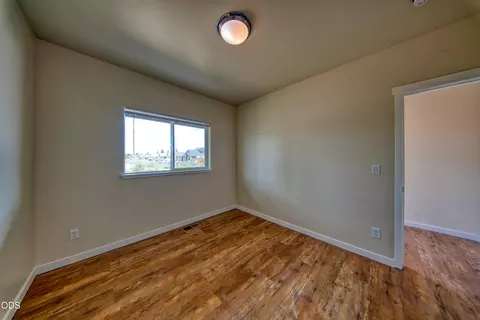 Bedroom - 51227 Riley Ln, La Pine, OR 97739 photo 6 of 9