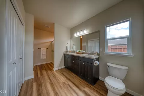Bath - 51227 Riley Ln, La Pine, OR 97739 photo 1 of 7