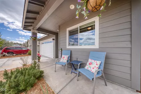Exterior - 51227 Riley Ln, La Pine, OR 97739 photo 6 of 9
