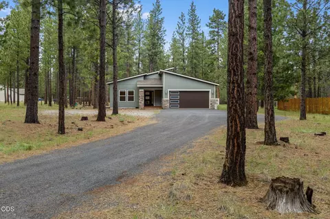 14431 Crossroads Loop, Sisters, OR 97759