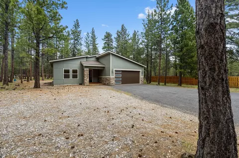 Exterior - 14431 Crossroads Loop, Sisters, OR 97759 photo 4 of 10