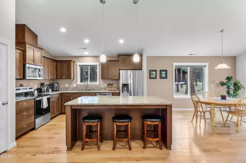 Kitchen - 14431 Crossroads Loop, Sisters, OR 97759 photo 1 of 3