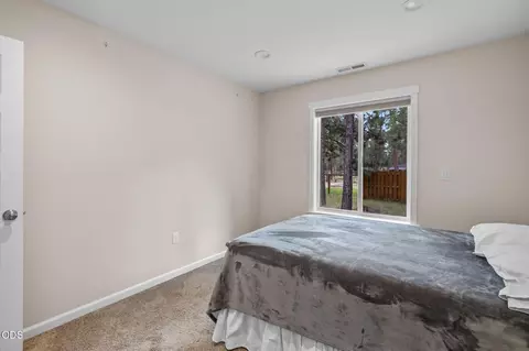 Bedroom - 14431 Crossroads Loop, Sisters, OR 97759 photo 6 of 8
