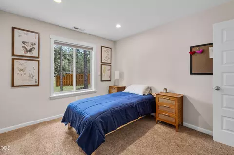 Bedroom - 14431 Crossroads Loop, Sisters, OR 97759 photo 8 of 8